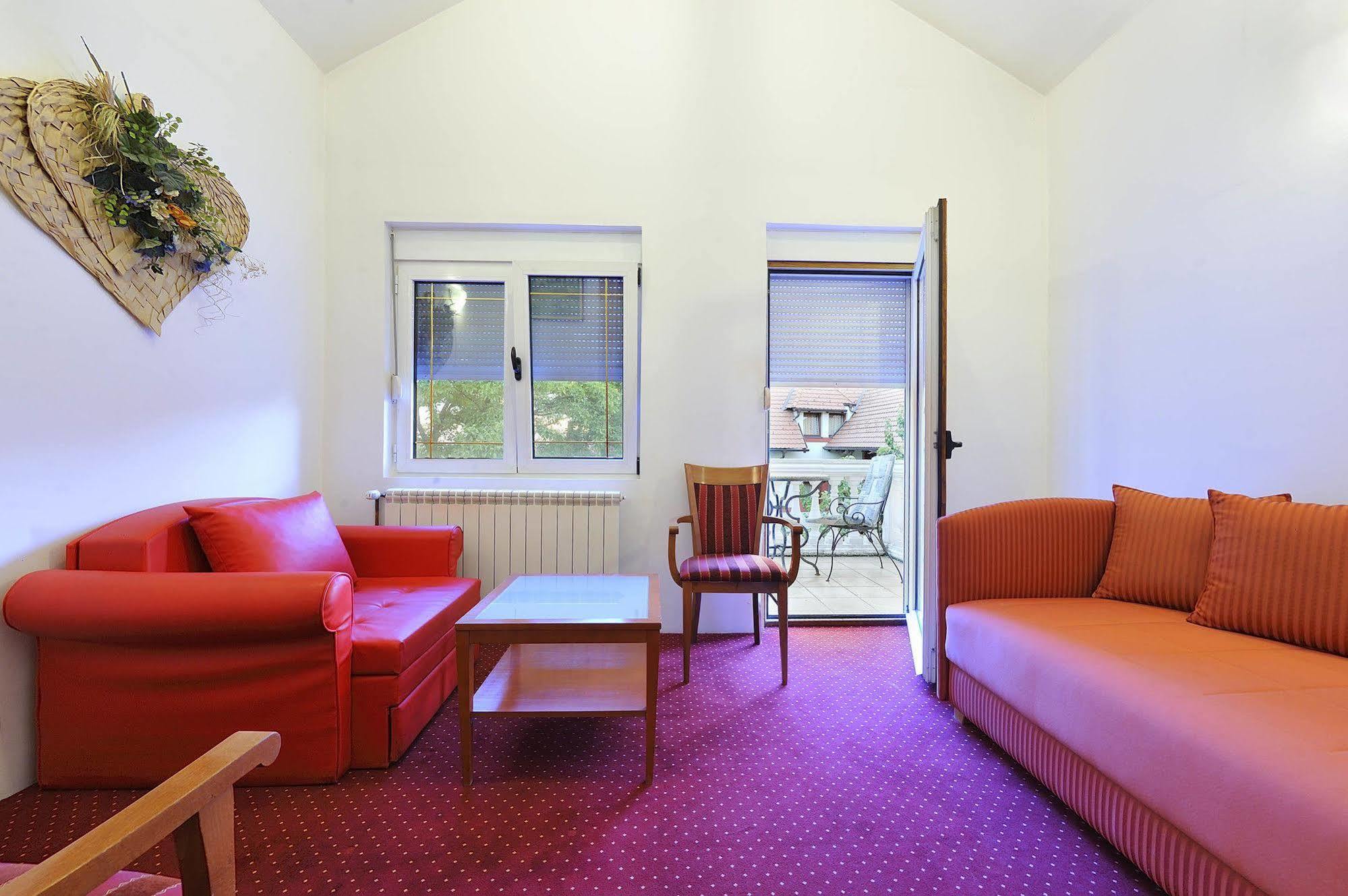 Hotel Sucevic Garni Belgrado Exterior foto