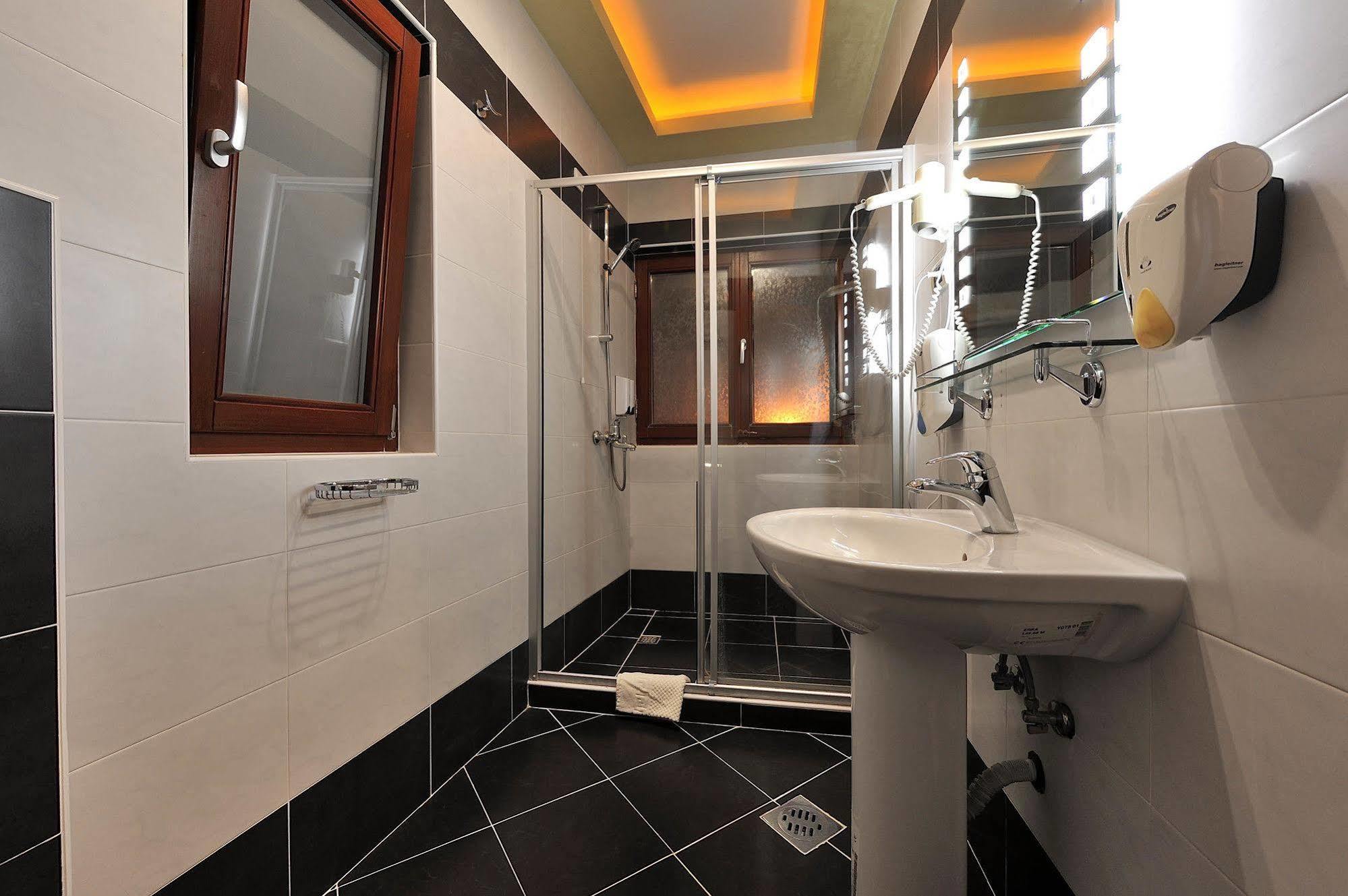 Hotel Sucevic Garni Belgrado Exterior foto